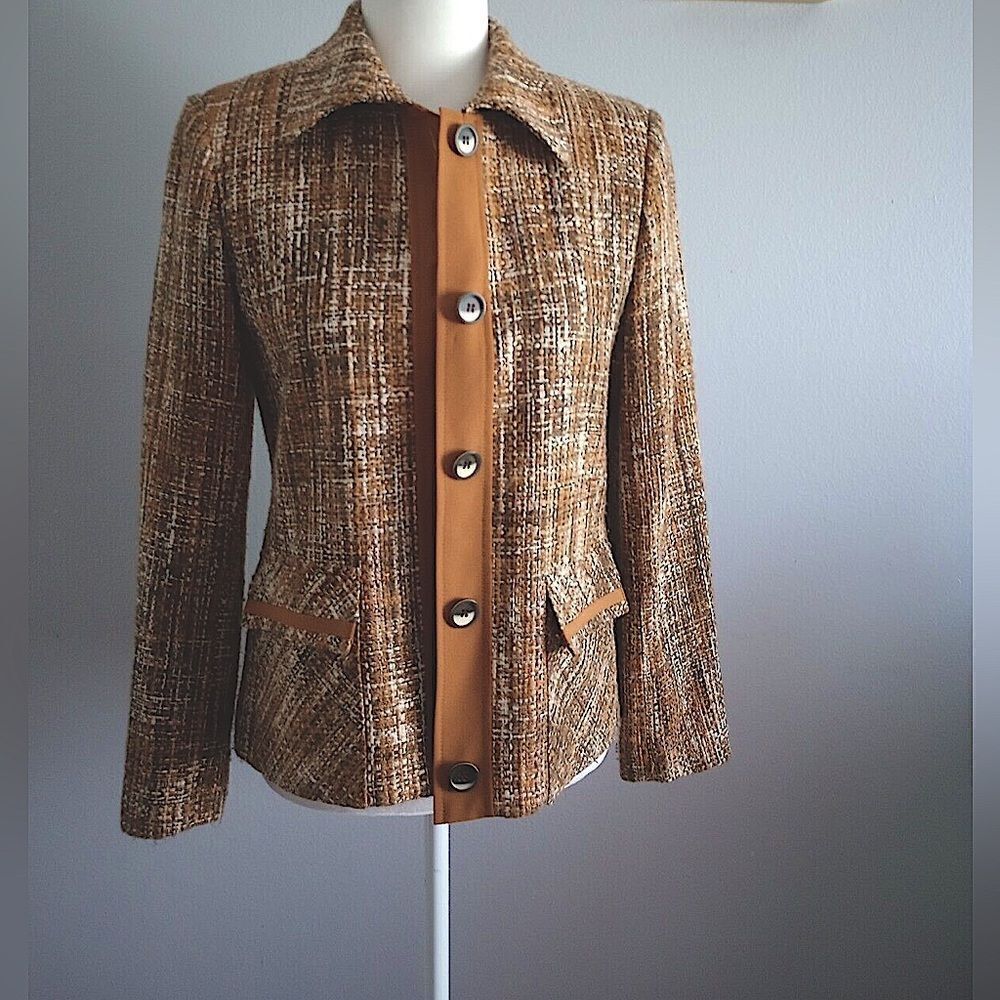 Harvé Benard Mustard Tweed Blazer - Timeless Elegance with Functional Details